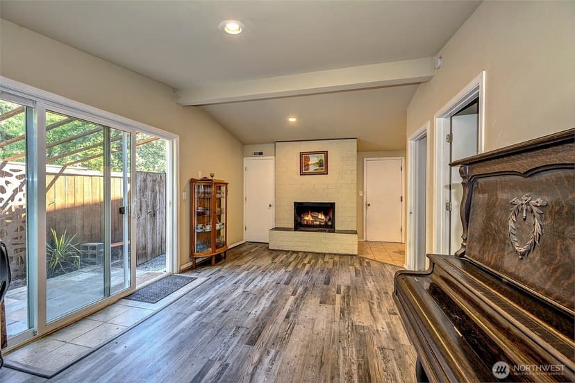 Property photo for 21220 Shell Valley Road, Edmonds photo 19