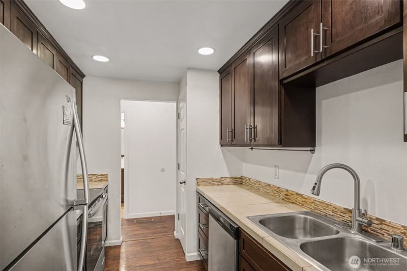 Property photo for 1420 153rd Ave NE #3702, Bellevue photo 10