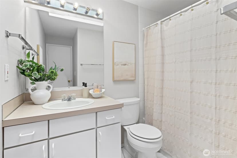 Property photo for 756 State Street S #756A, Kirkland photo 17