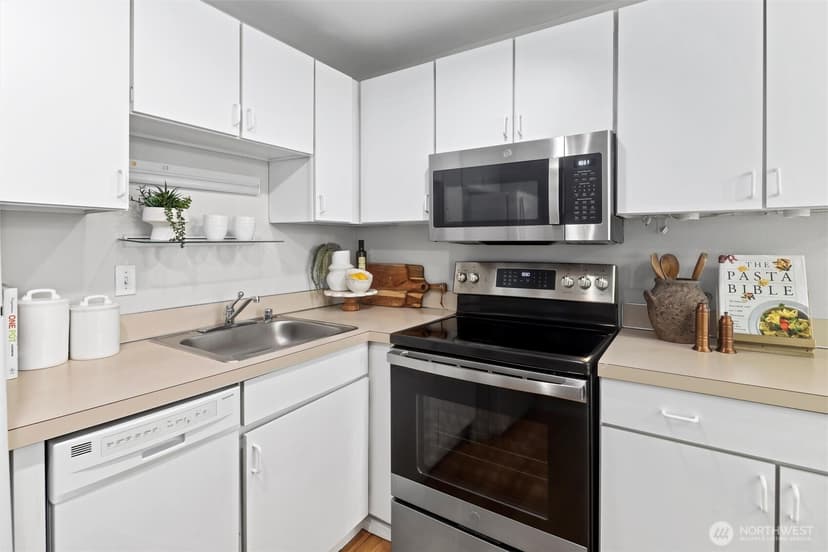 Property photo for 756 State Street S #756A, Kirkland photo 10