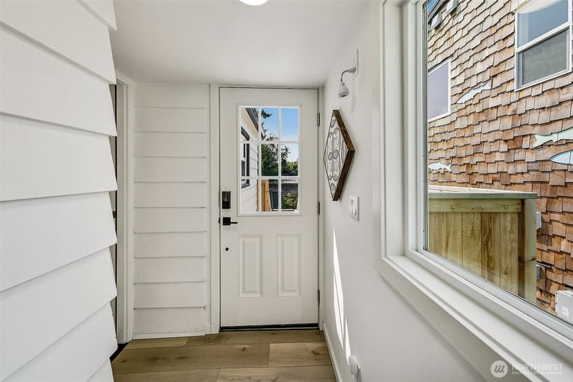 Property photo for 8215 4th Avenue NE, Seattle photo 22