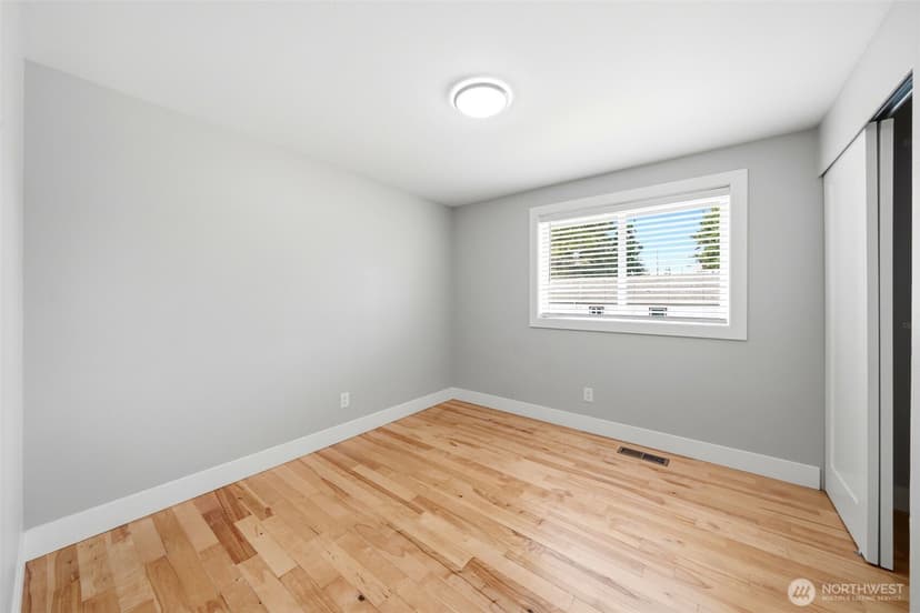 Property photo for 6809 Washington Avenue, Everett photo 12