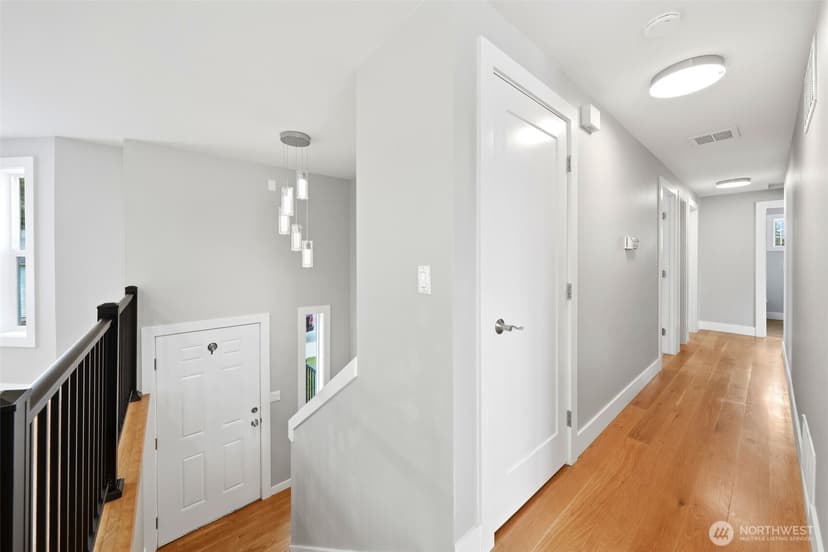 Property photo for 6809 Washington Avenue, Everett photo 8