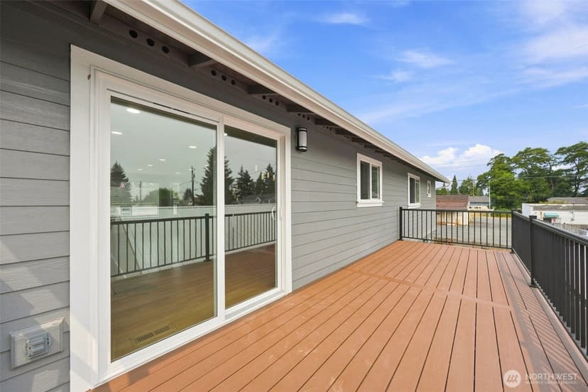 Property photo for 6809 Washington Avenue, Everett photo 7