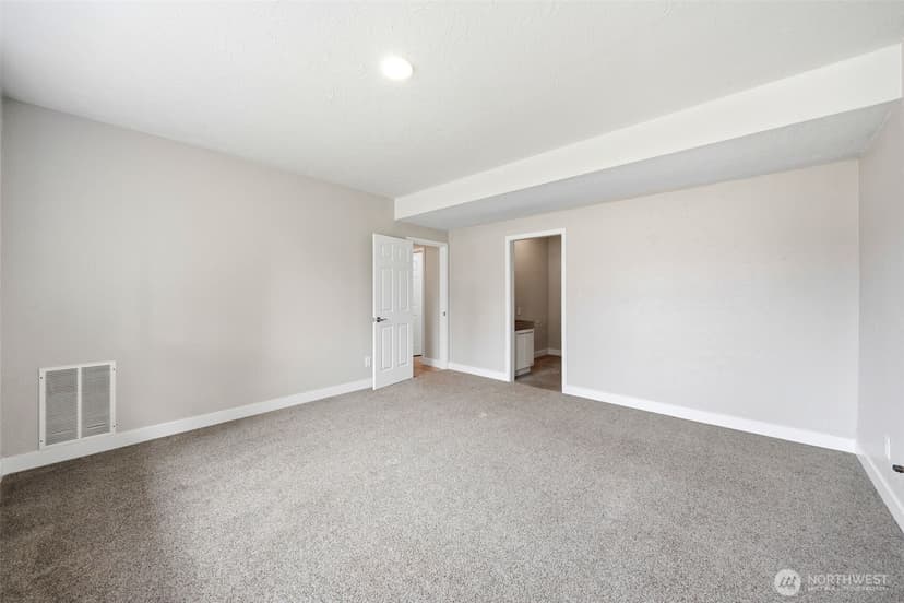 Property photo for 6809 Washington Avenue, Everett photo 20
