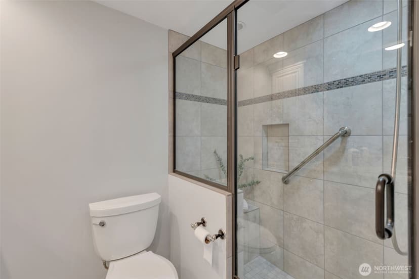 Property photo for 4206 187th Place SE, Issaquah photo 16