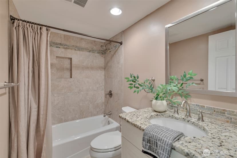 Property photo for 4206 187th Place SE, Issaquah photo 12