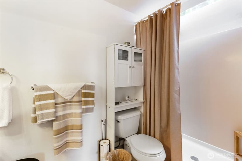 Property photo for 10009 NE 141st Street, Kirkland photo 19