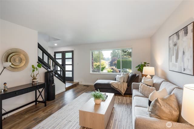 Property photo for 10009 NE 141st Street, Kirkland photo 4