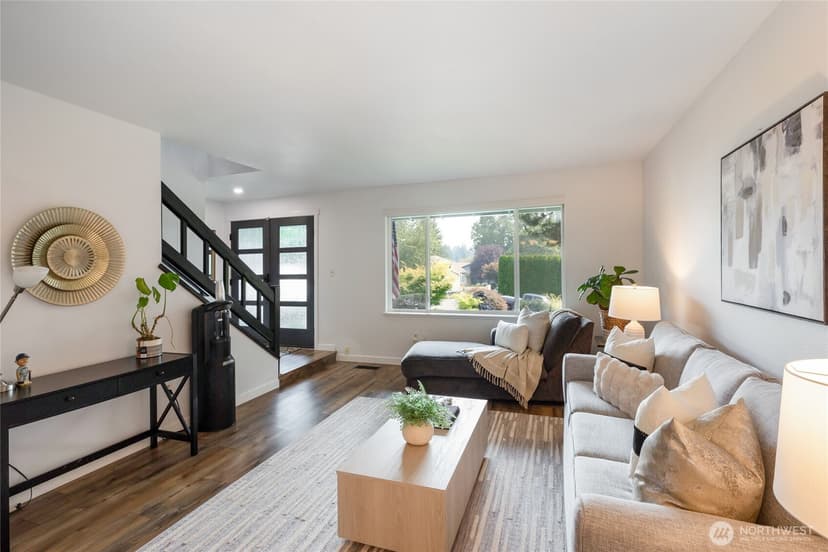 Property photo for 10009 NE 141st Street, Kirkland photo 4