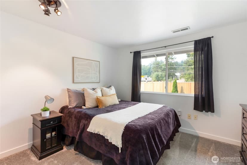Property photo for 10009 NE 141st Street, Kirkland photo 22