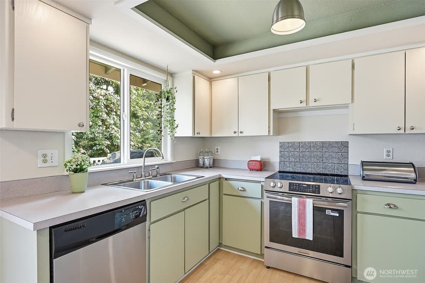 Property photo for 3021 NE 194th Street, Lake Forest Park photo 11