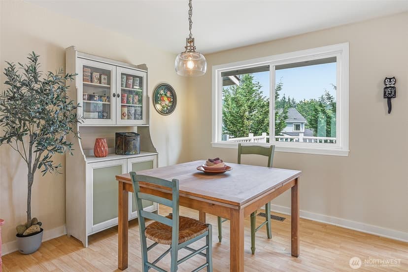 Property photo for 3021 NE 194th Street, Lake Forest Park photo 6