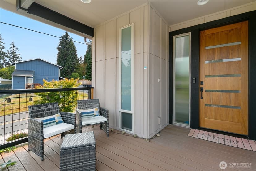 Property photo for 1035 51st Place SW, Everett photo 3