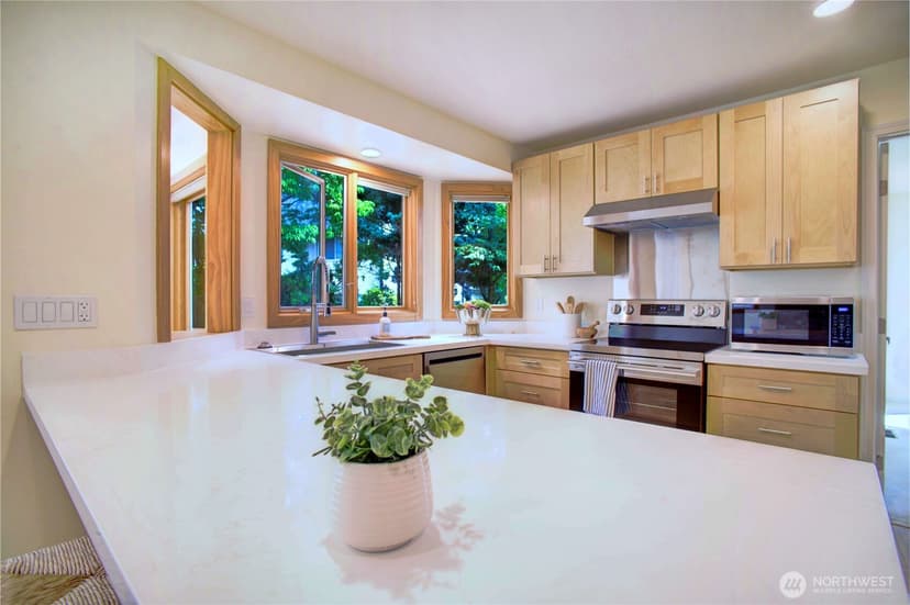 Property photo for 17615 NE 130th Ct. W, Redmond photo 6