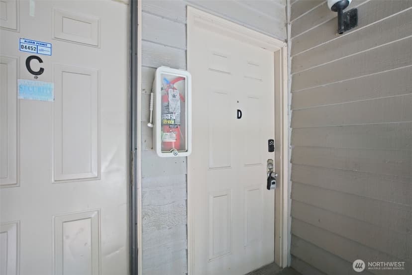Property photo for 1804 S 285th Place #D, Federal Way photo 2