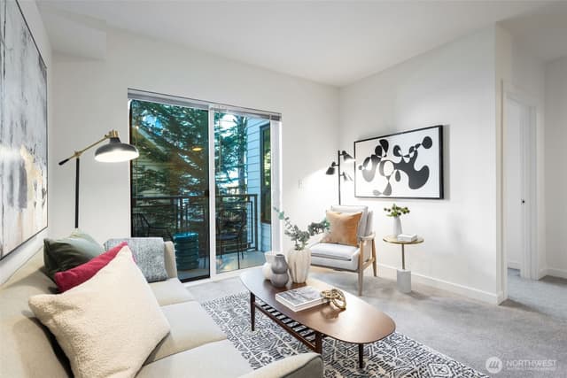 Property photo for 1410 E Pine Street #W205, Seattle photo 2