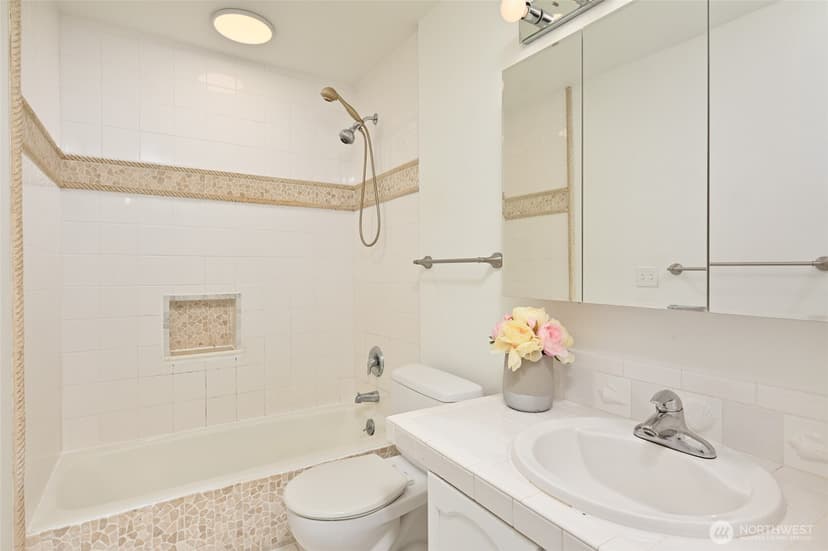 Property photo for 2636 22nd Avenue W #303, Seattle photo 23