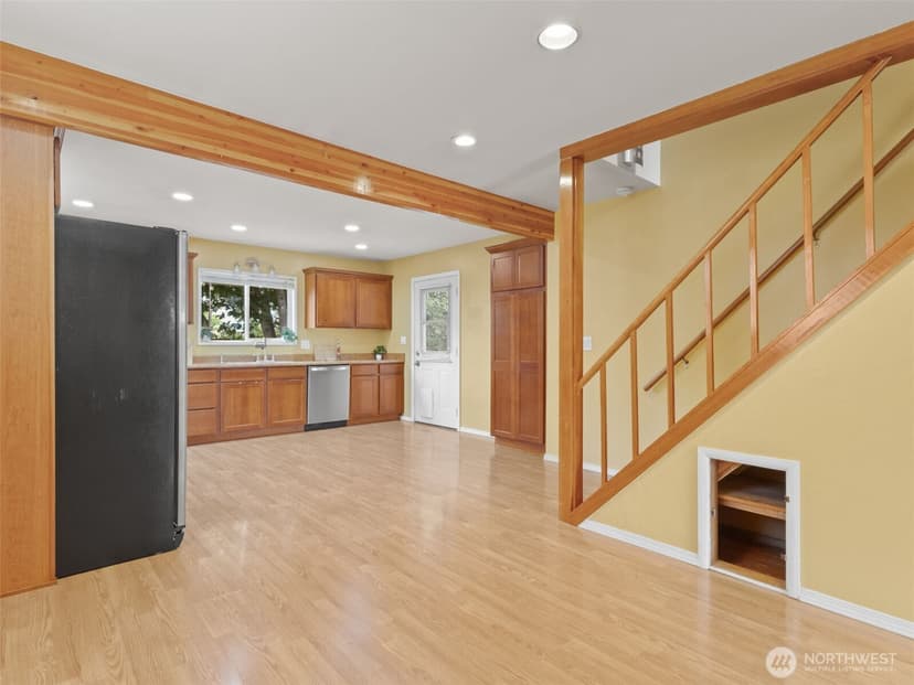 Property photo for 614 15th Street NW, Puyallup photo 12