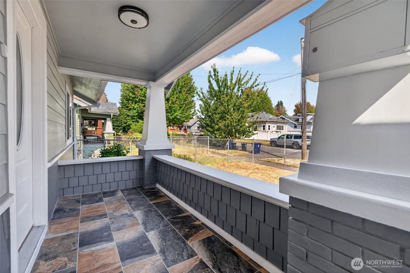 Property photo for 862 S 39th Street, Tacoma photo 2