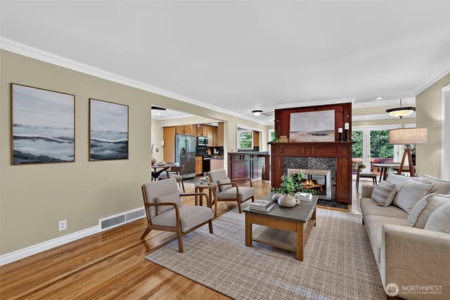 Property photo for 18973 8th Avenue SW, Normandy Park photo 3