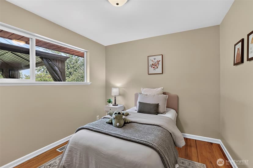 Property photo for 18973 8th Avenue SW, Normandy Park photo 17