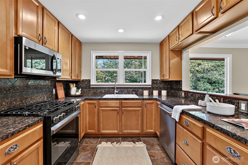 Property photo for 18973 8th Avenue SW, Normandy Park photo 9