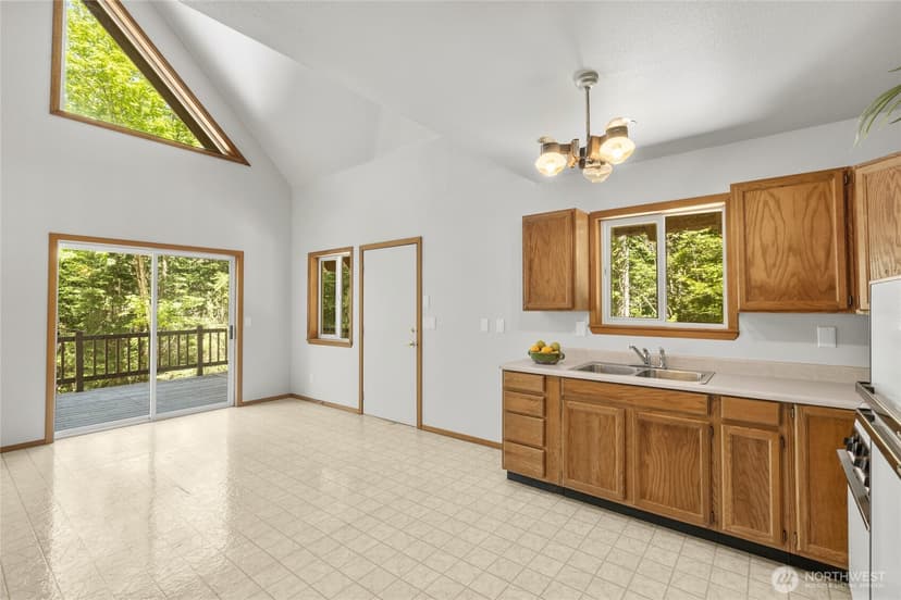 Property photo for 390 Tillman Creek Road, Cle Elum photo 11