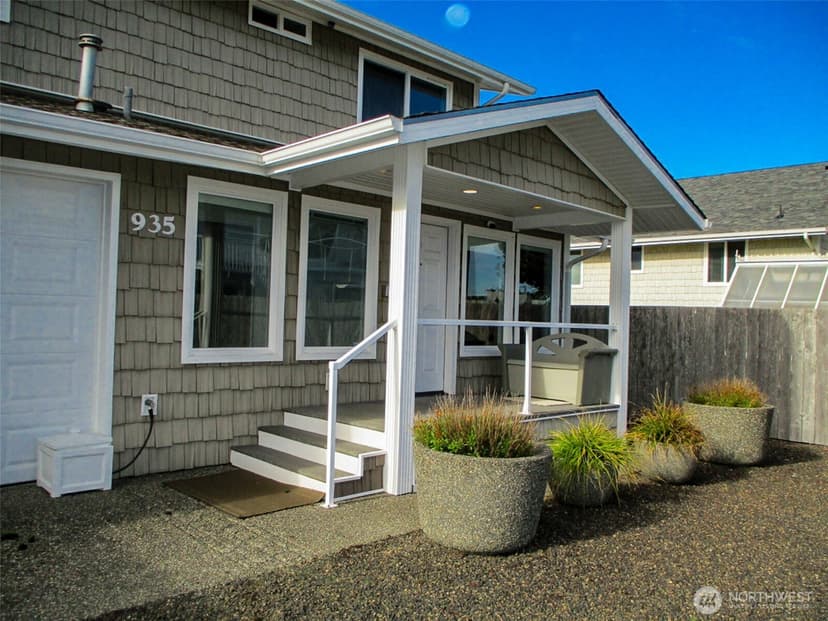 Property photo for 935 S Sand Dune Avenue SW, Ocean Shores photo 6