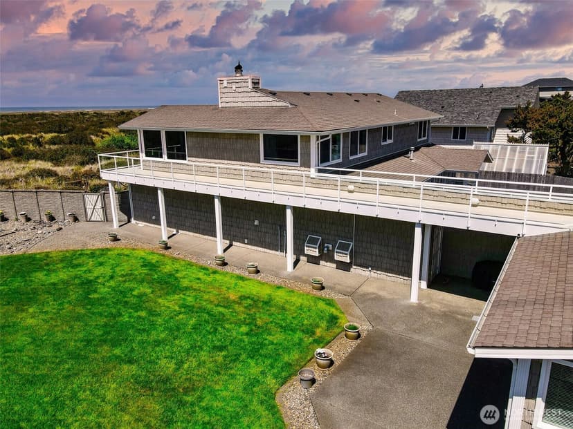 Property photo for 935 S Sand Dune Avenue SW, Ocean Shores photo 9
