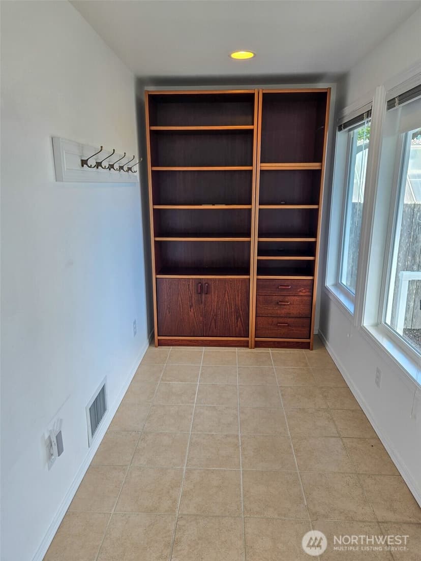 Property photo for 935 S Sand Dune Avenue SW, Ocean Shores photo 30