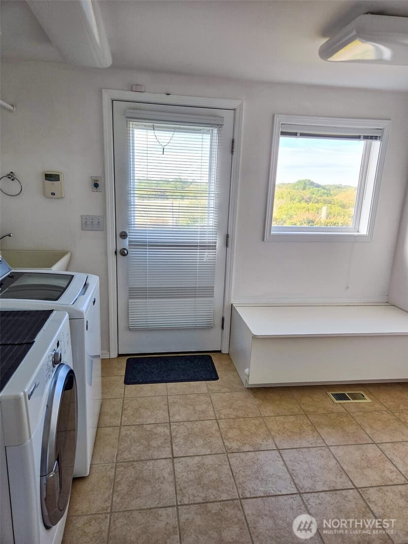 Property photo for 935 S Sand Dune Avenue SW, Ocean Shores photo 33