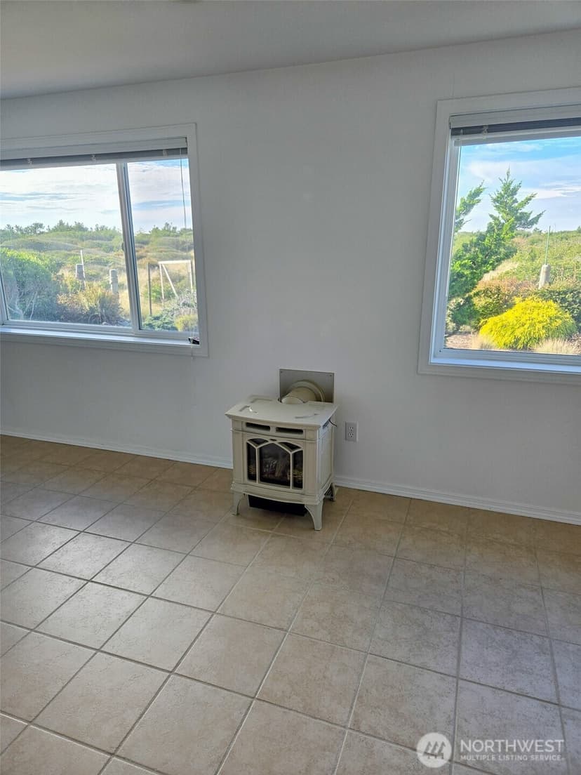 Property photo for 935 S Sand Dune Avenue SW, Ocean Shores photo 32