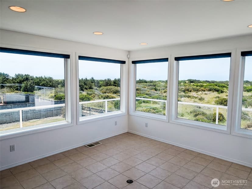 Property photo for 935 S Sand Dune Avenue SW, Ocean Shores photo 17