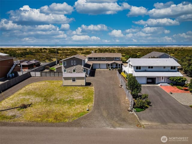 Property photo for 935 S Sand Dune Avenue SW, Ocean Shores photo 3