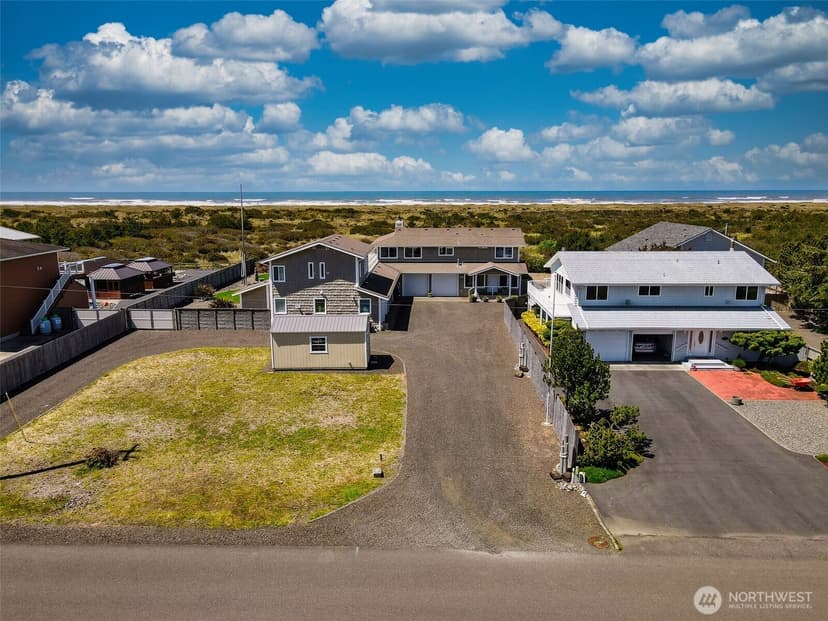 Property photo for 935 S Sand Dune Avenue SW, Ocean Shores photo 3