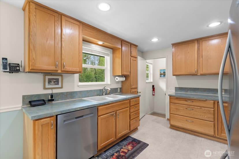 Property photo for 19126 80th Avenue W, Edmonds photo 10
