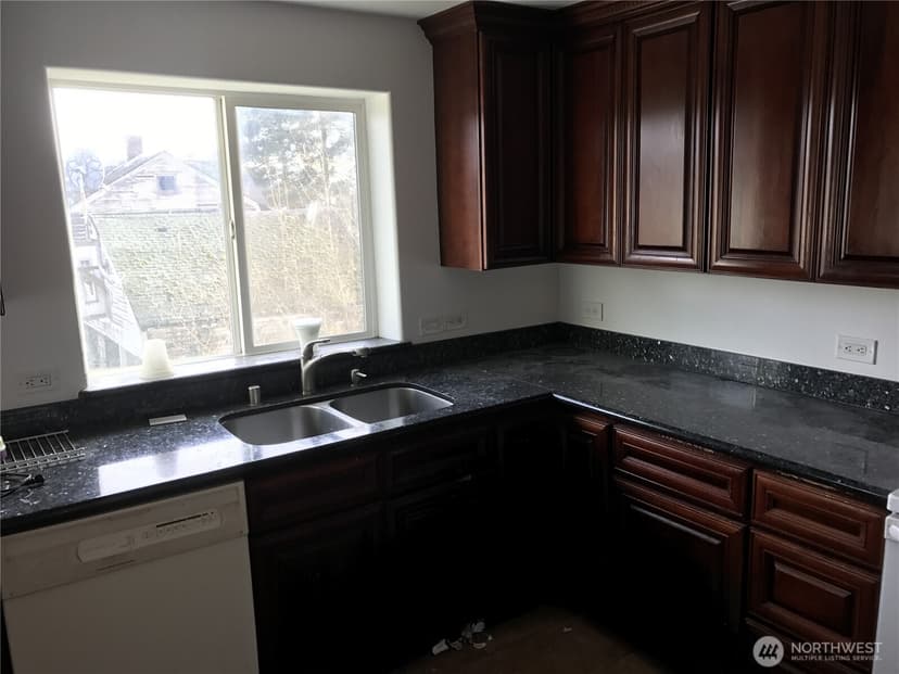 Property photo for 12623 42nd Avenue S, Tukwila photo 8
