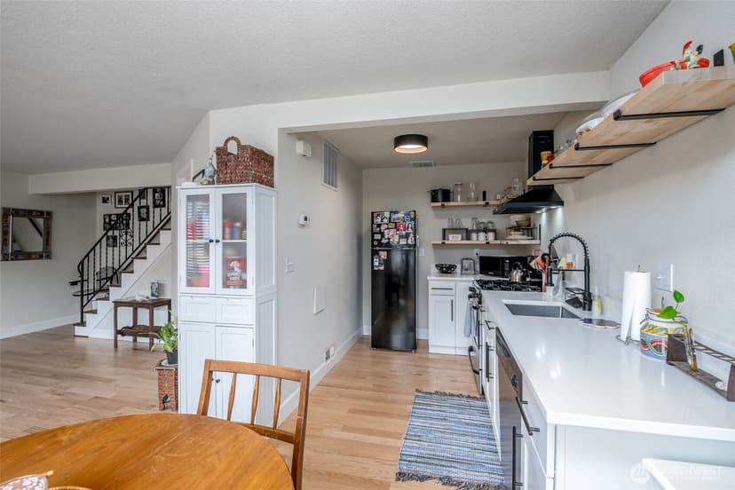 Property photo for 708 N L Street #6, Tacoma photo 6