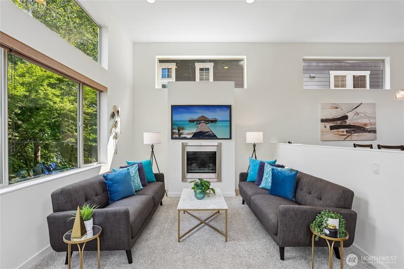 Property photo for 1018 NE 103rd Street, Seattle photo 2
