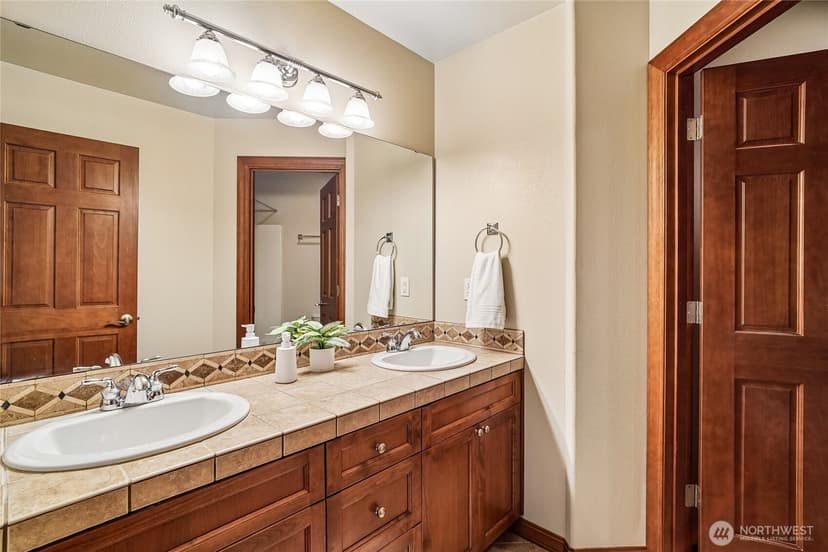Property photo for 1408 180th Avenue E, Lake Tapps photo 26