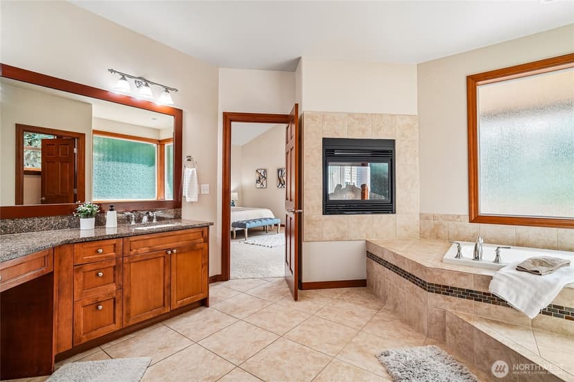 Property photo for 1408 180th Avenue E, Lake Tapps photo 21