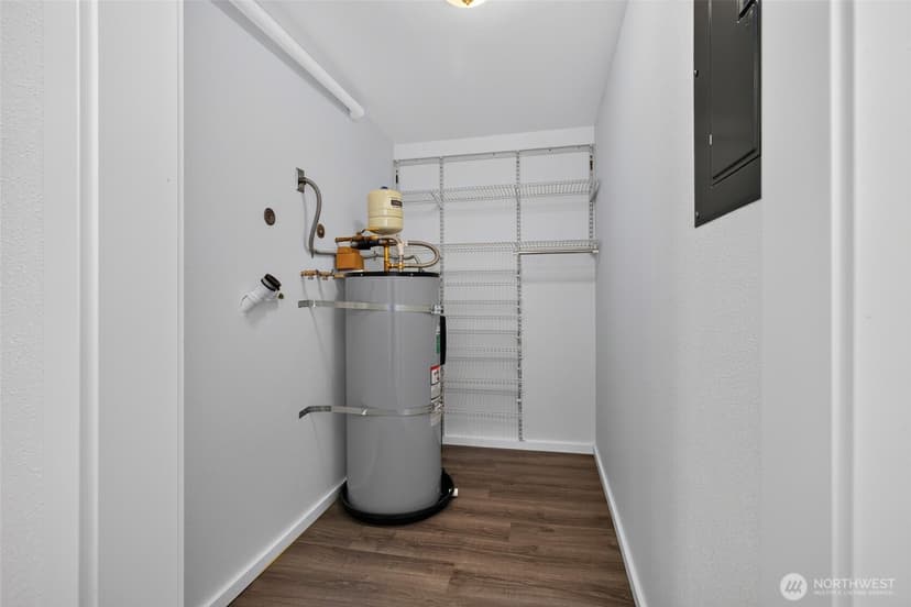 Property photo for 733 S Lake St #209, Kirkland photo 9