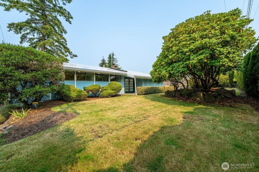Property photo for 19505 45th Avenue NE, Lake Forest Park photo 6
