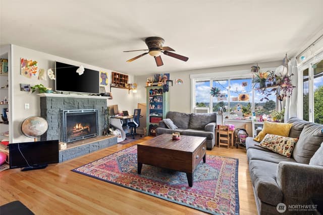 Property photo for 1735 S Pearl Street, Seattle photo 4