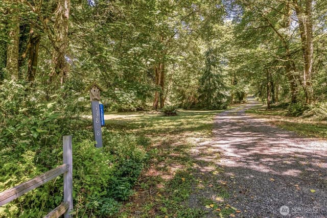 Property photo for 13808 SW 216th Street, Vashon photo 2