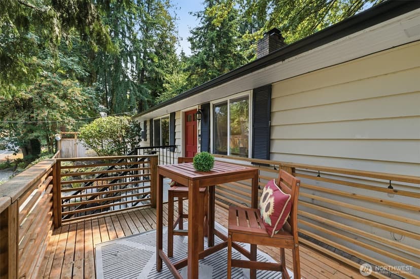 Property photo for 549 NW 205th Street, Shoreline photo 2