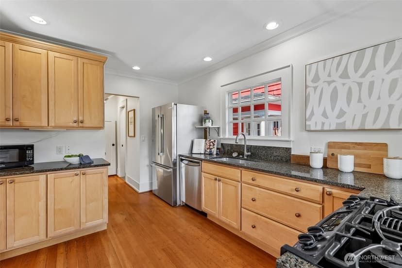 Property photo for 5248 17th Avenue NE, Seattle photo 13