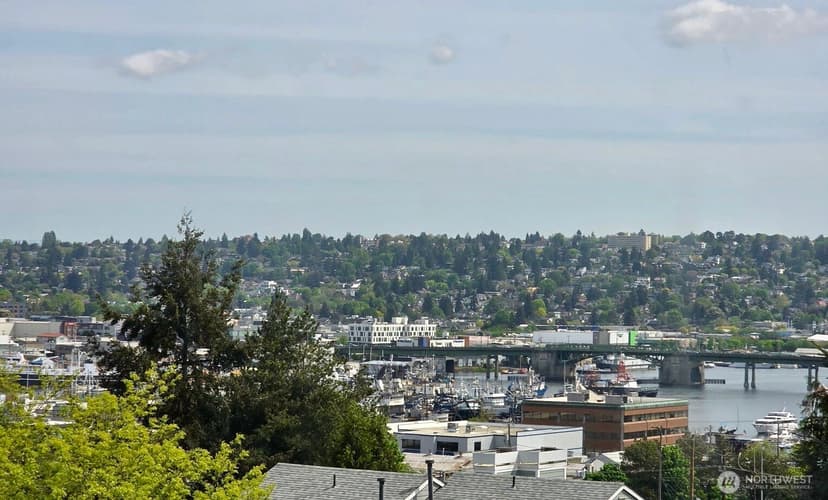 Property photo for 3835 25th Avenue W, Seattle photo 2