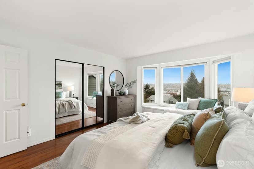 Property photo for 3835 25th Avenue W, Seattle photo 17